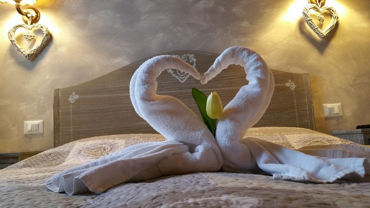 La Casa Delle Rondini Bed & Breakfast Roncoferraro Ngoại thất bức ảnh
