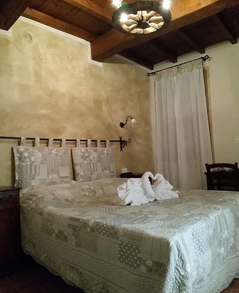 La Casa Delle Rondini Bed & Breakfast Roncoferraro Ngoại thất bức ảnh