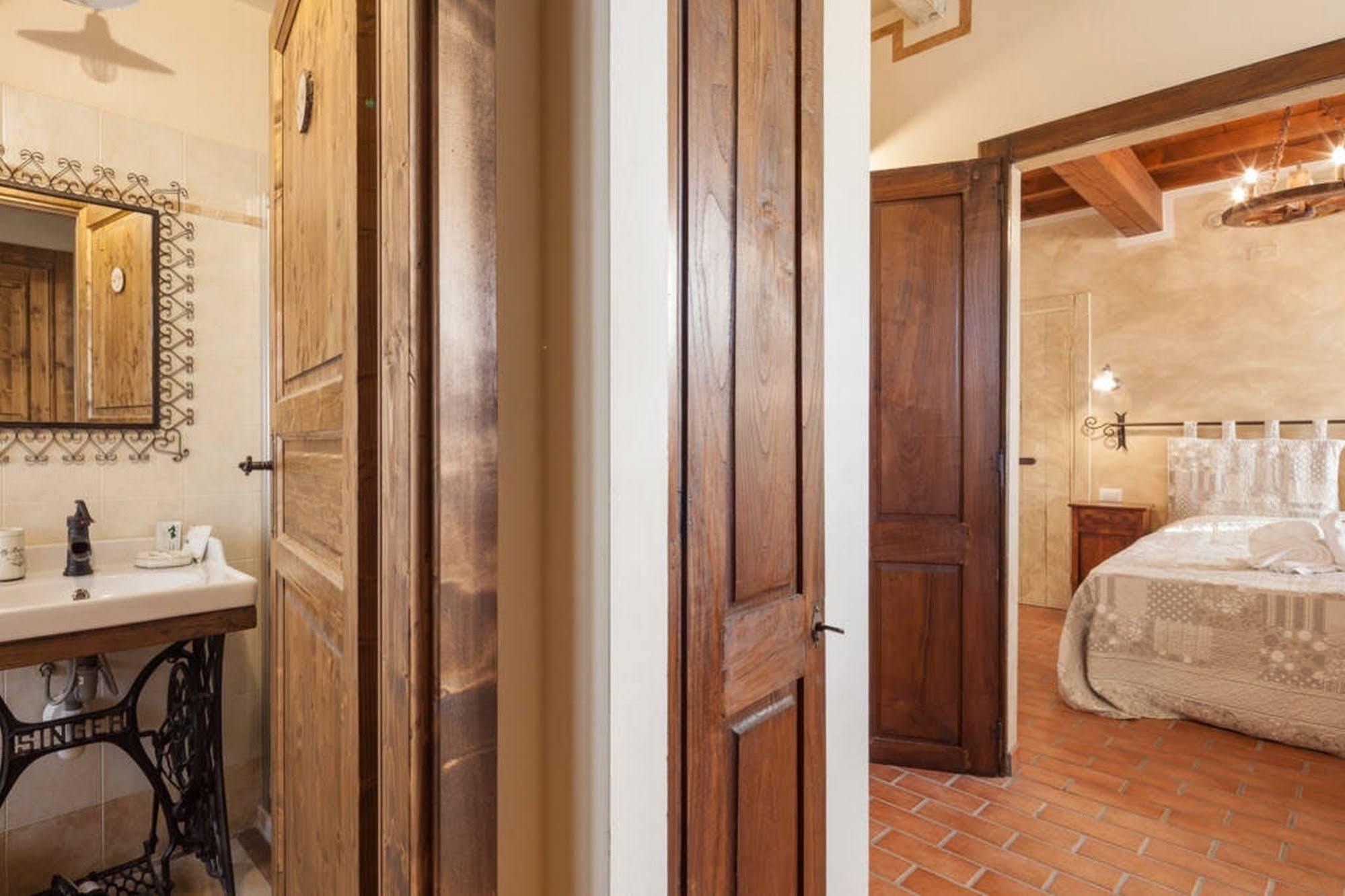 La Casa Delle Rondini Bed & Breakfast Roncoferraro Ngoại thất bức ảnh