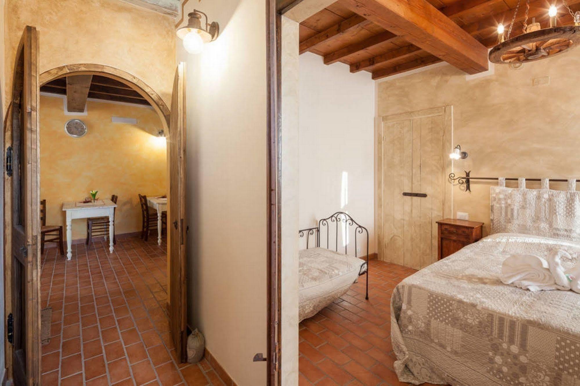 La Casa Delle Rondini Bed & Breakfast Roncoferraro Ngoại thất bức ảnh