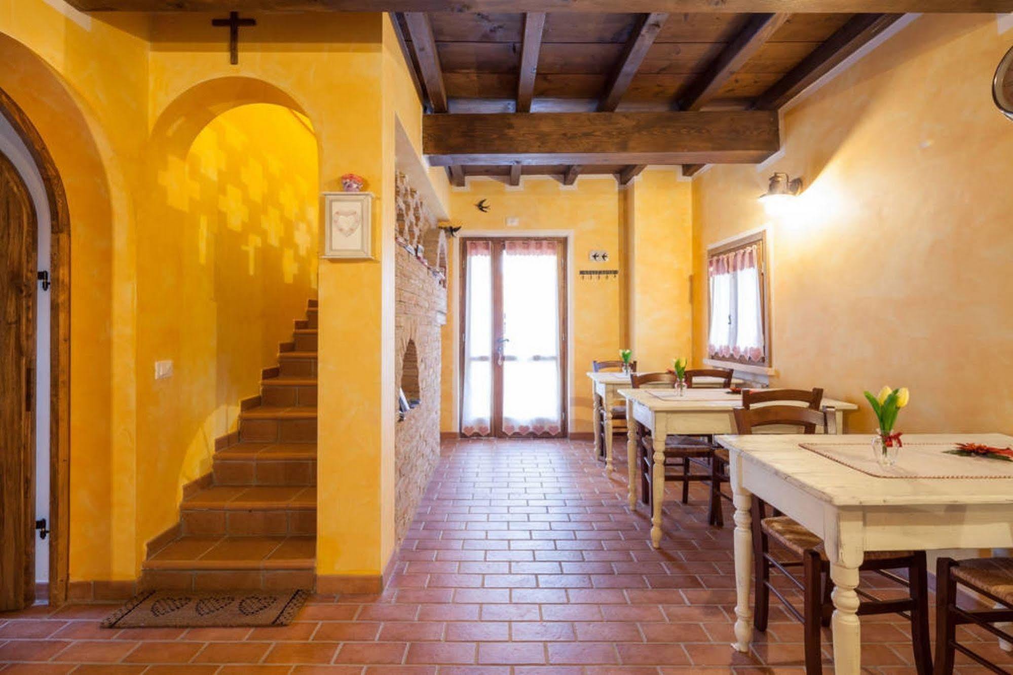 La Casa Delle Rondini Bed & Breakfast Roncoferraro Ngoại thất bức ảnh