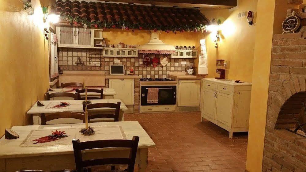 La Casa Delle Rondini Bed & Breakfast Roncoferraro Ngoại thất bức ảnh